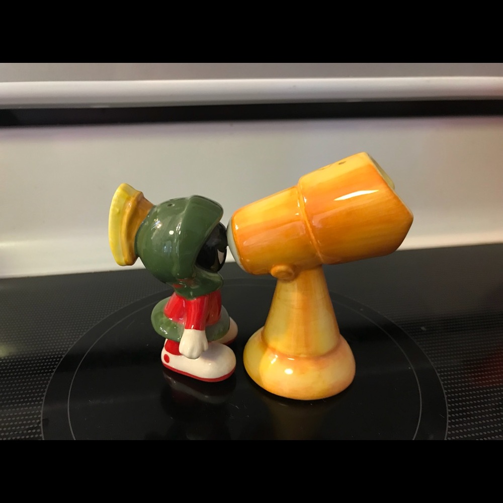 Marvin the Martian Shakers